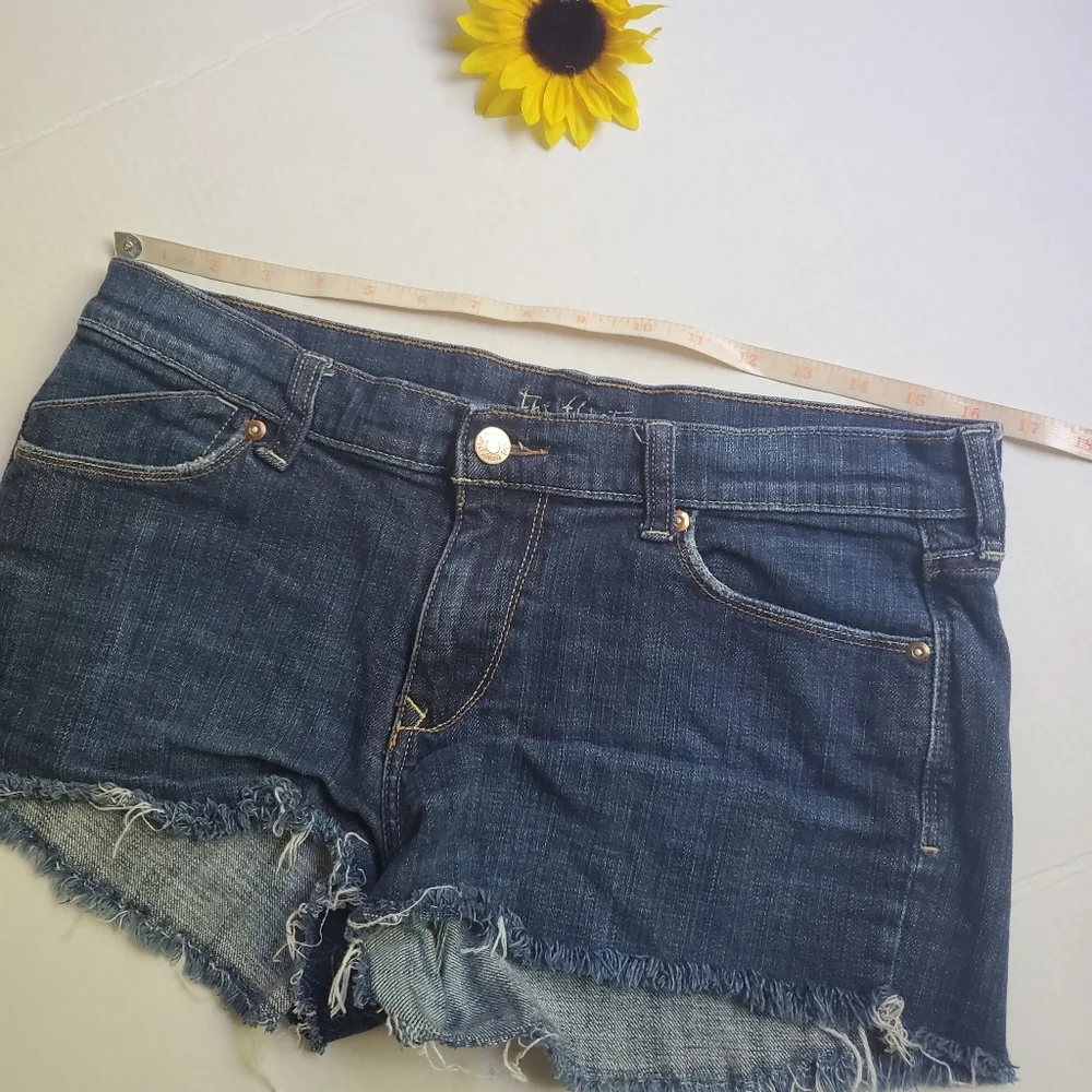 OLD NAVY THE FLIRT DENIM SHORTS